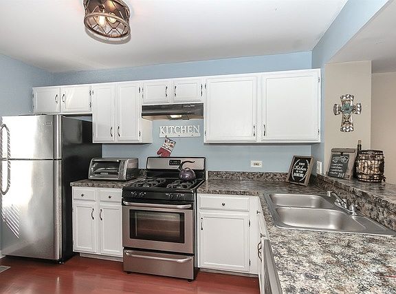 4th image of 1658 College Green Dr