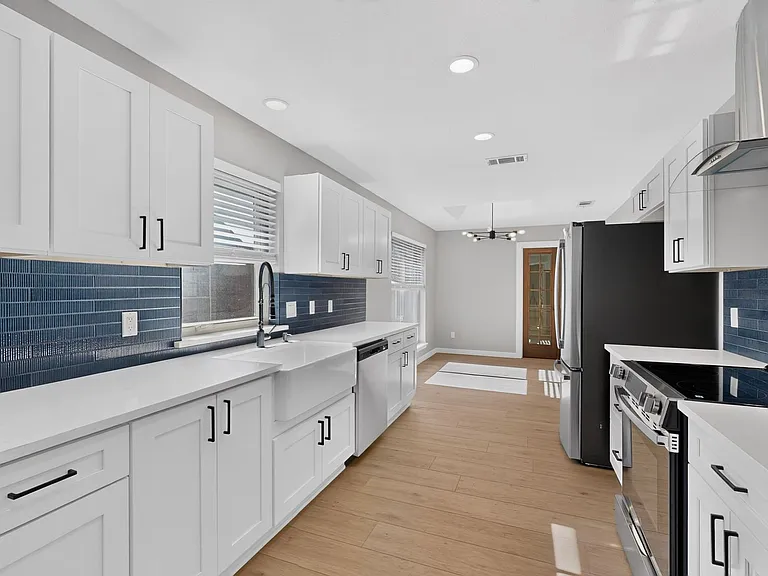 817 Sycamore Creek Rd — Photo 15