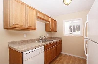 3rd image of 4750 Noyes St Floor 1