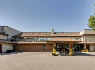 2425 S 90th Ave SW #301, Calgary, AB T2V4X8