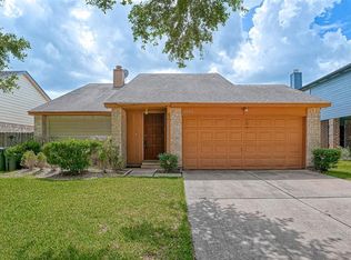 2102 Creekshire Dr, Sugar Land, TX 77478