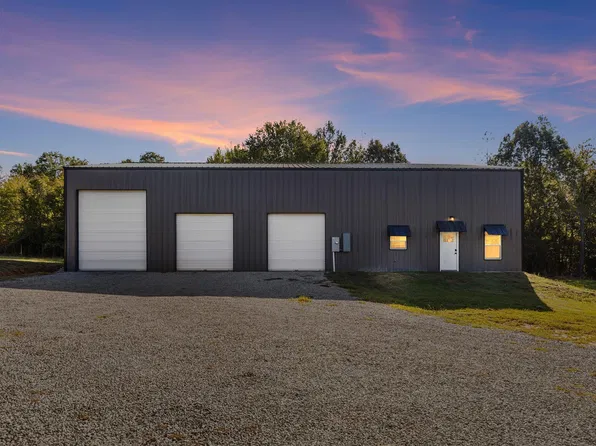 105 Deere Hill Dr, Searcy, AR 72143