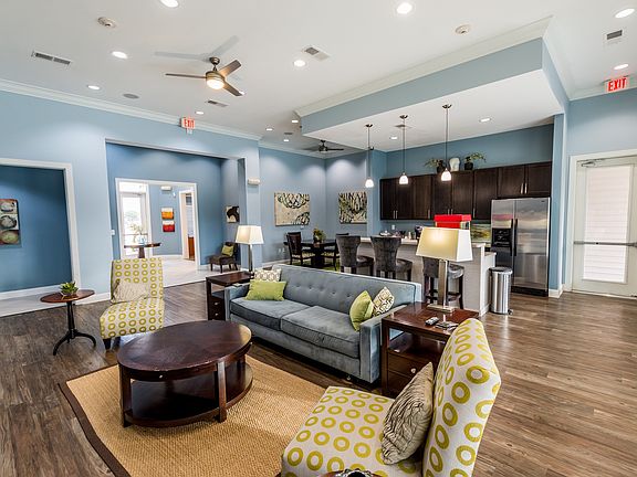3rd image of 6 Willow Creek Ln #2105