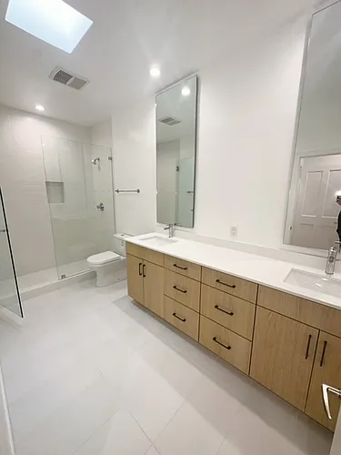 230 Hamilton Photo 1