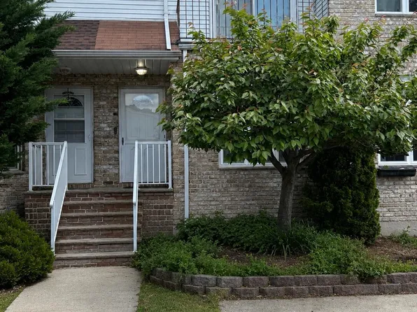 19 Treetz Pl, Staten Island, NY 10314