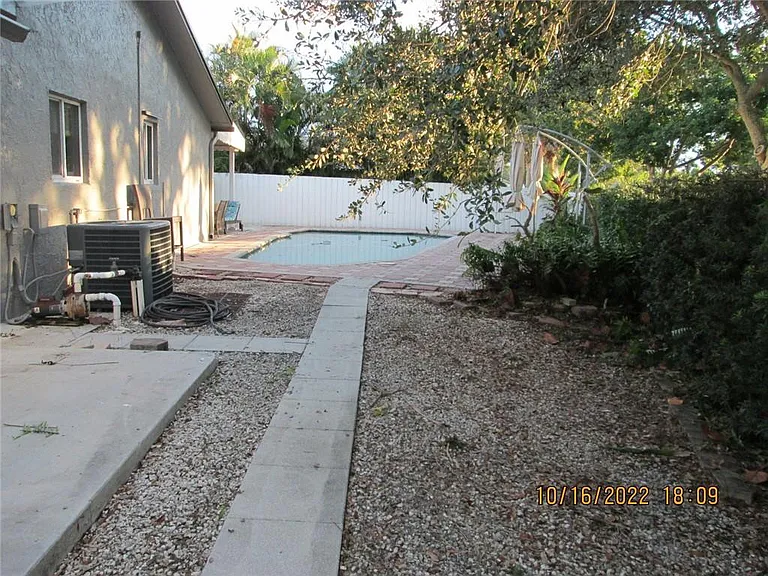 11538 SW 55th Ct — Photo 17