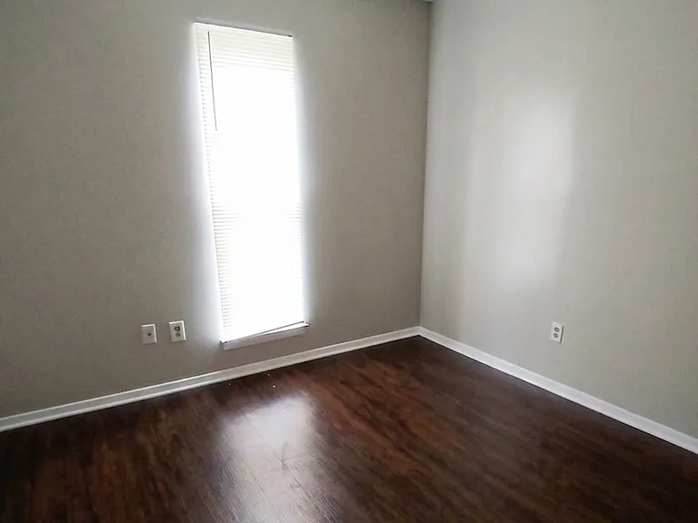 4407 Howardcrest Dr — Photo 9
