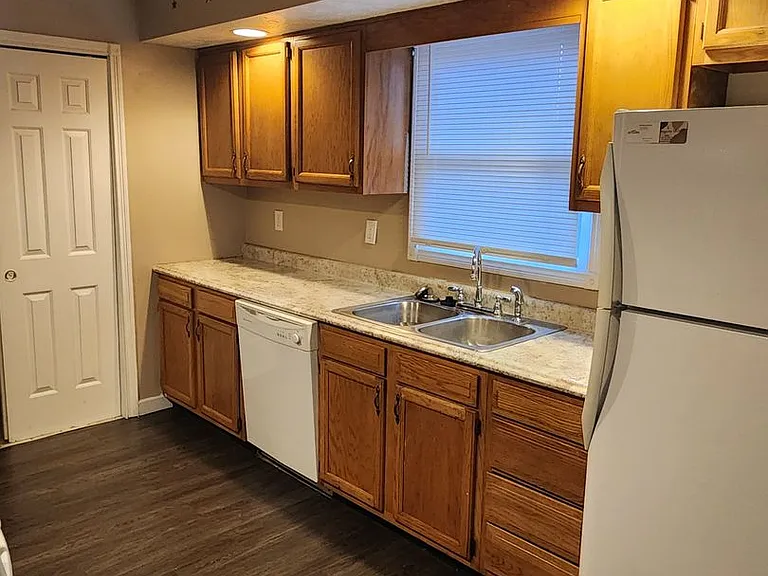 1817 Kraig Dr — Photo 2
