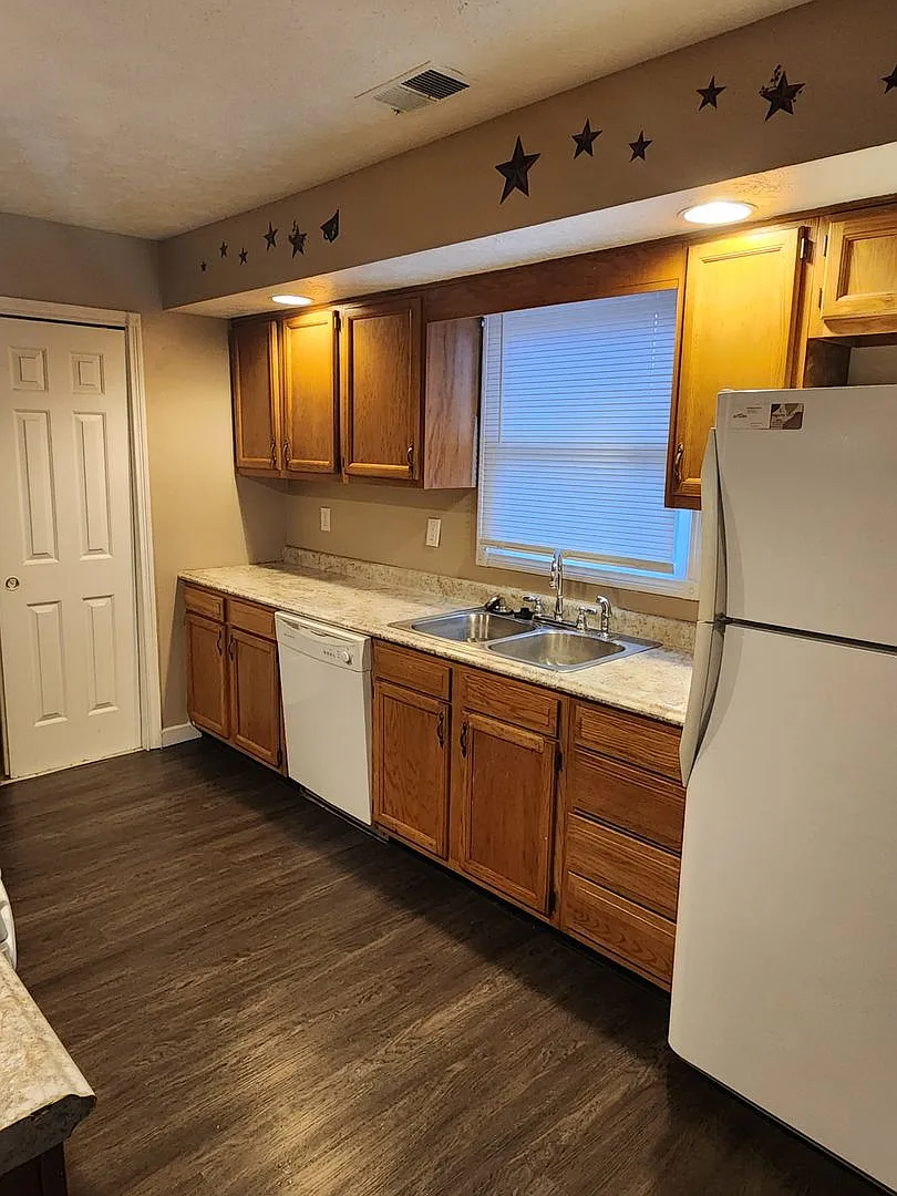 Building Photo - 1817 Kraig Dr
