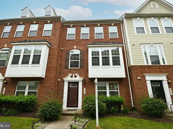 927 Edelen Station Pl, La Plata, MD 20646