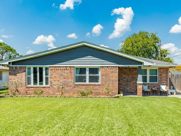 5206 6th St, Danbury, TX 77534