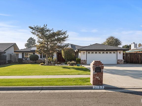 5th image of 7107 Creemore St