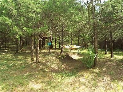4th image of 923 Garnet Point