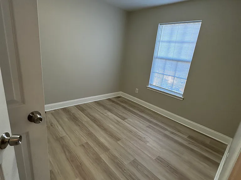 500 Stonehaven Cir #501 — Photo 9