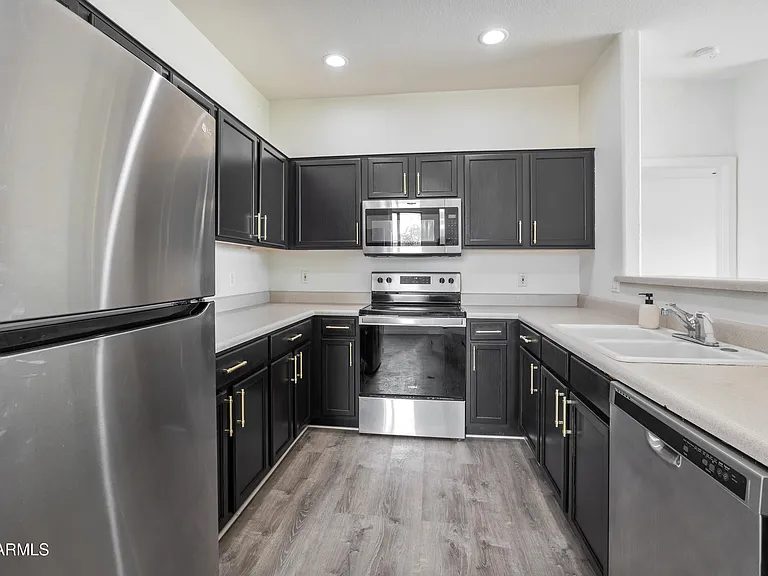1335 E June St #205 — Photo 28