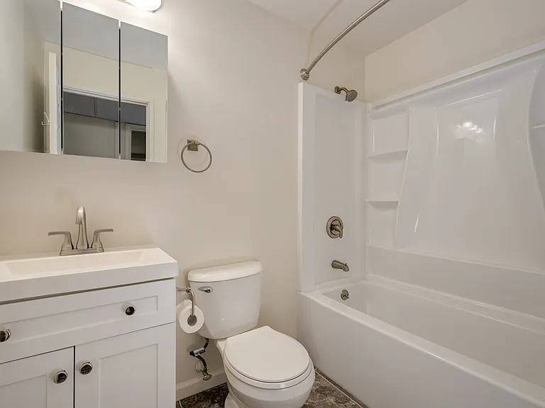 Oakbrook Manor Apartments — Photo 44