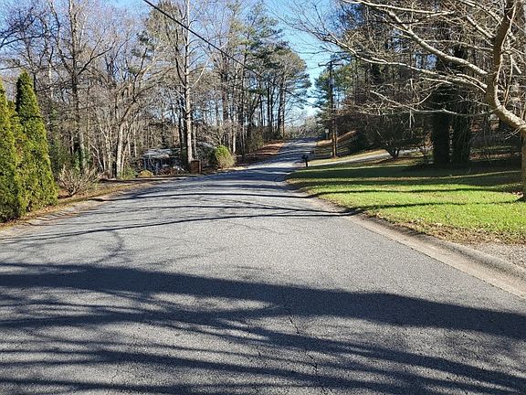 4th image of 102 Creek Hollow Dr