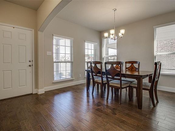 5th image of 1205 Honeywood Ln