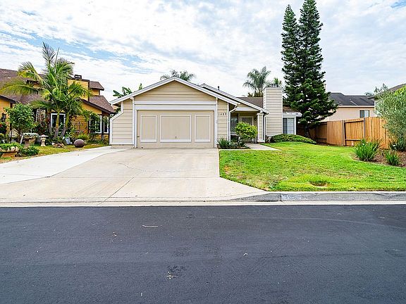 2nd image of 1689 Charlie Horse Way