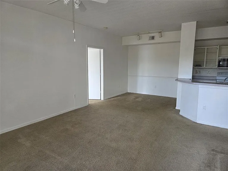 5566 Metrowest Blvd #2-205 — Photo 15