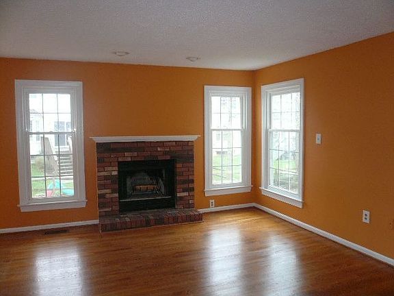 4th image of 5216 Woodleaf Ct