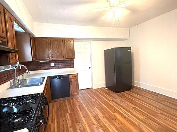 4th image of 511 E Beckemeyer Ave