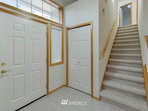 3rd image of 1131 Pike Street NW