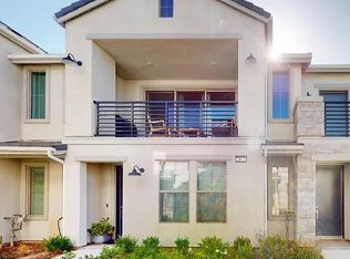 2897 E Tamarind Dr, Fresno, CA