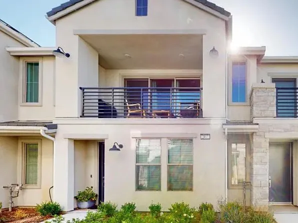 2897 E Tamarind Dr, Fresno, CA 93730