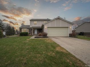 2275 Highsplint Dr, Rochester Hills, MI 48307