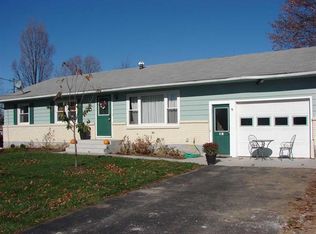 10 Sylvan Ln, Troy, NY 12180