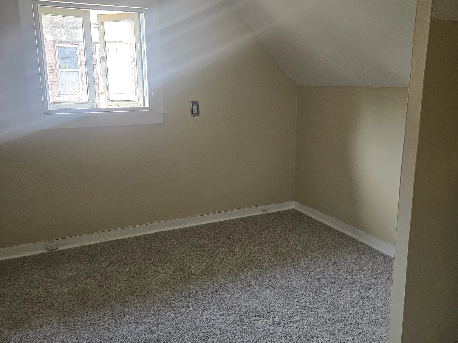 1 bed, 500 sqft, $1,000 — Photo 3