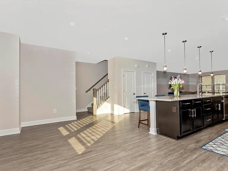 7616 Stemhart Ln — Photo 16