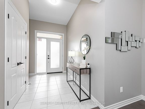 5th image of 707 Moonflower Cres