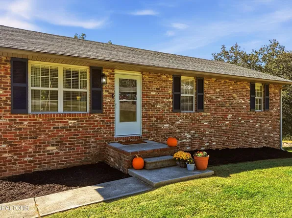330 Dogwood Dr, Harriman, TN 37748