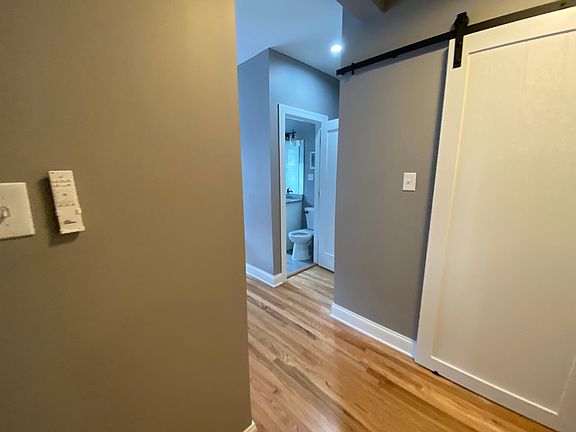 5th image of 630 W Stratford Pl Floor T1w