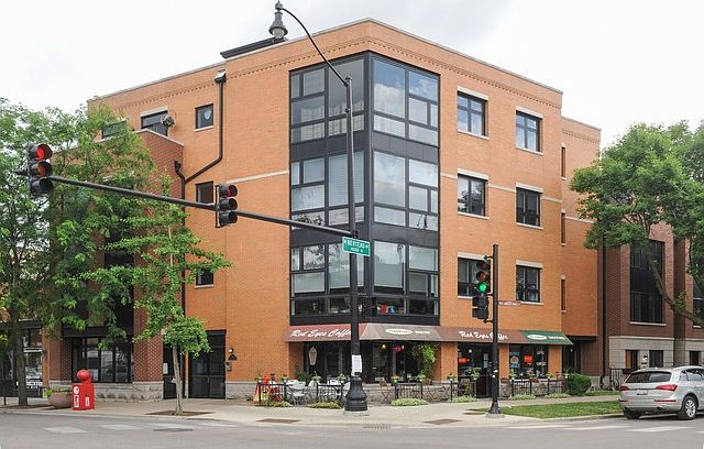 1st image of 4164 N Lincoln Ave Unit 3S