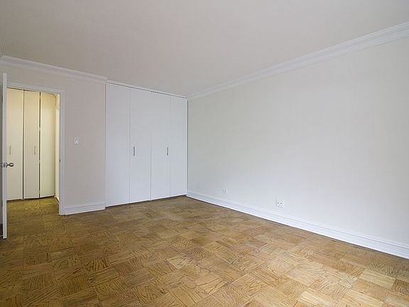 5th image of 400 E 71st St APT 8A