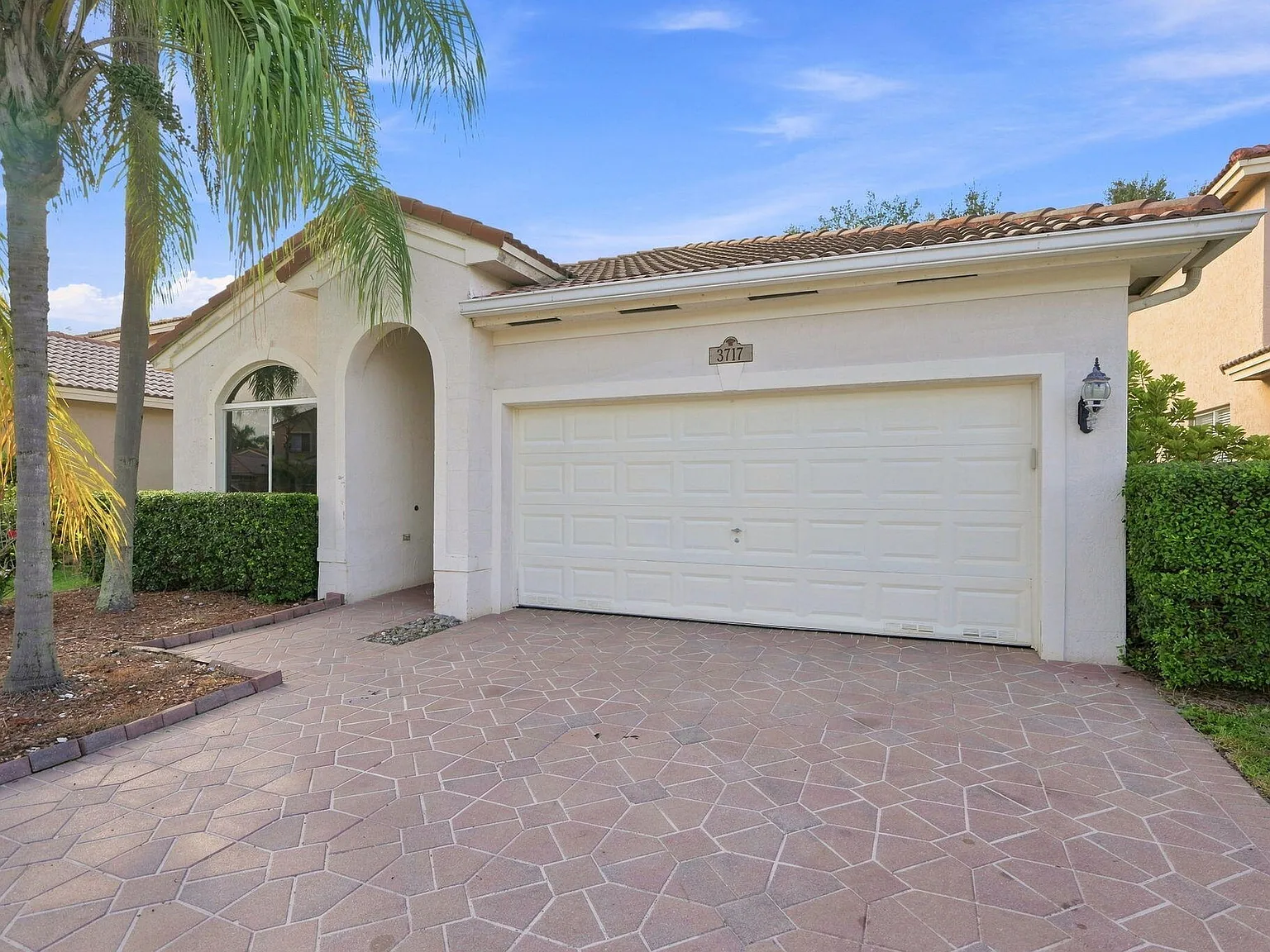 3 bed, 2.0 bath, 1737 sqft, $3,500 — Photo 4