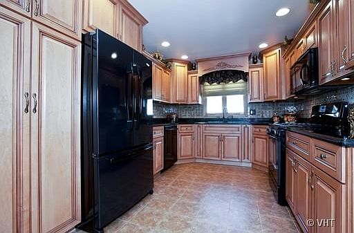 3rd image of 13050 Finch Ct