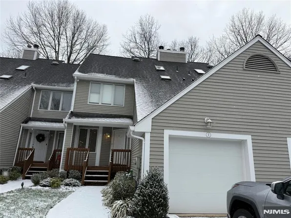 3 Sutton Way #103B, Township Of Washington, NJ 07676