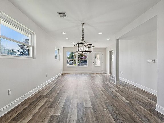 4th image of 26 W Pamela Pl