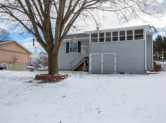 4th image of 136 Lilac Dr