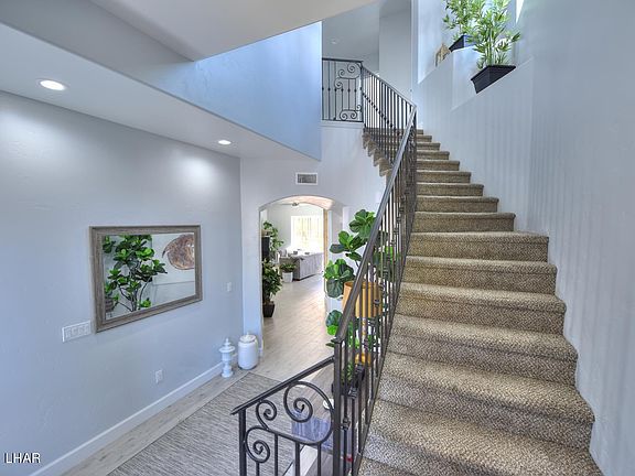 4th image of 8551 Riverview Dr #15