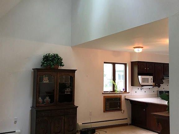 4th image of 555 E Indiana Ave