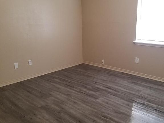 4th image of 1106 SW 77th Pl