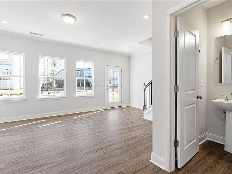 801 Cameron Trl — Photo 9