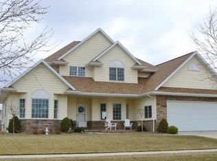 2125 Yahara Cir, De Pere, WI 54115