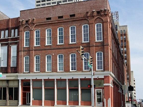 4th image of 70 S Front St