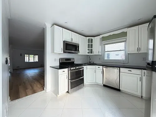 266 Brookfield Ave Photo 1